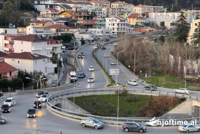 Ambient biznesi me qera 4+1 ne Tirane - 900 Euro