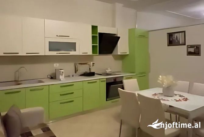 Shtepi me qera 1+1 ne Tirane - 380 Euro