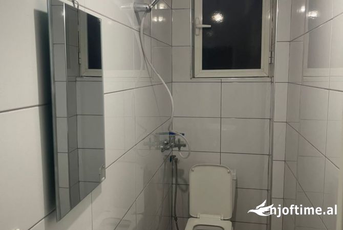 Shtepi me qera Apartament ne Tirane, 1+1, Mobilimi E mobiluar, Pagesa 400  Euro.