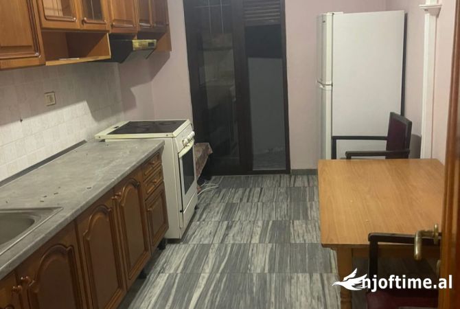 Shtepi me qera 2+1 ne Tirane - 360 Euro