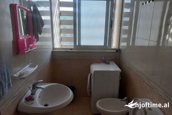 Shtepi me qera Apartament ne Tirane, 1+1, Mobilimi E mobiluar, Pagesa 350  Euro.