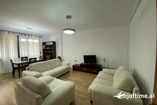 Shtepi me qera 2+1 ne Tirane - 650 Euro