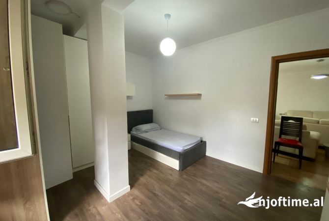 Shtepi me qera Apartament ne Tirane, 2+1, Mobilimi E mobiluar, Pagesa 650  Euro.