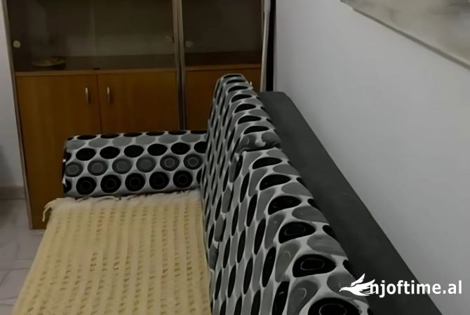 Shtepi me qera 2+1 ne Tirane - 400 Euro