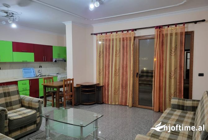 Shtepi me qera 2+1 ne Tirane - 400 Euro