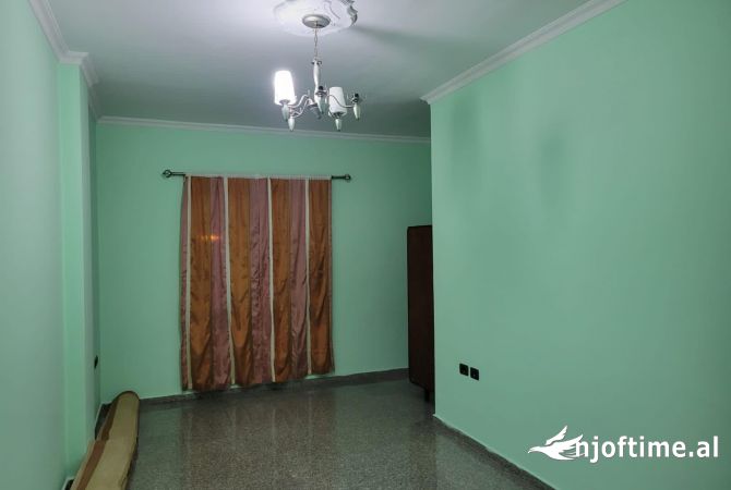 Shtepi me qera Apartament ne Tirane, 2+1, Mobilimi E mobiluar, Pagesa 400  Euro.