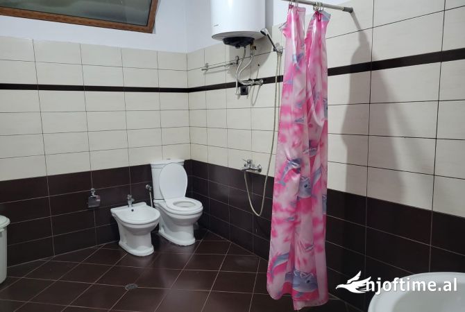 Shtepi me qera Apartament ne Tirane, 2+1, Mobilimi E mobiluar, Pagesa 400  Euro.