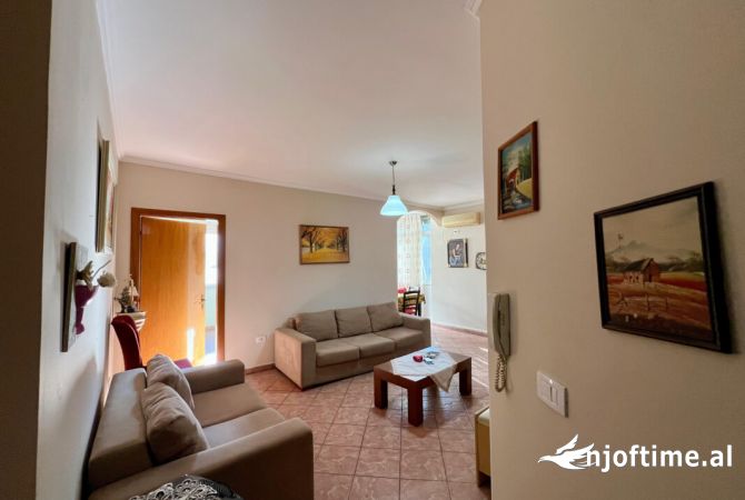 Shtepi me qera 2+1 ne Tirane - 580 Euro