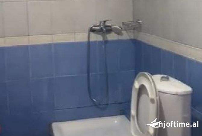 Shtepi me qera Apartament ne Tirane, 2+1, Mobilimi E mobiluar, Pagesa 350  Euro.