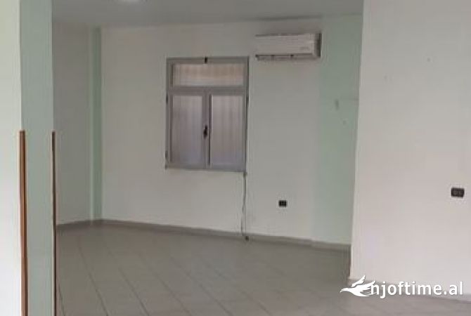 Ambient biznesi me qera 1+1 ne Tirane - 500 Euro