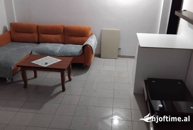 Shtepi me qera 2+1 ne Tirane - 400 Euro