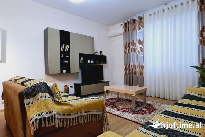 Shtepi me qera Apartament ne Tirane, 1+1, Mobilimi E mobiluar, Pagesa 600  Euro.