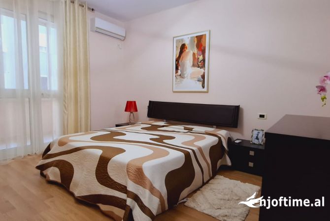 Shtepi me qera Apartament ne Tirane, 1+1, Mobilimi E mobiluar, Pagesa 600  Euro.