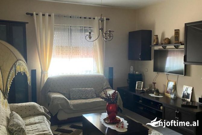 Shtepi me qera 3+1 ne Tirane - 450 Euro