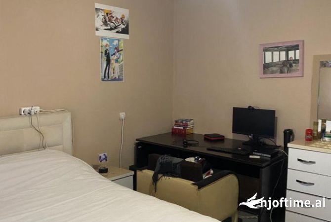 Shtepi me qera Apartament ne Tirane, 3+1, Mobilimi E mobiluar, Pagesa 450  Euro.