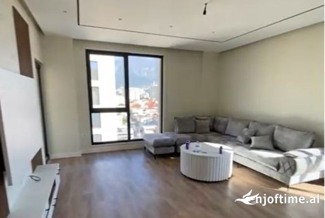 Shtepi me qera 3+1 ne Tirane - 1,000 Euro