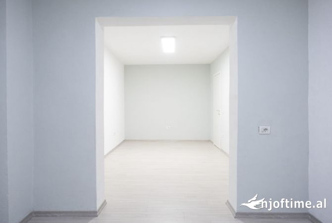 Shtepi me qera 2+1 ne Tirane - 1,100 Euro