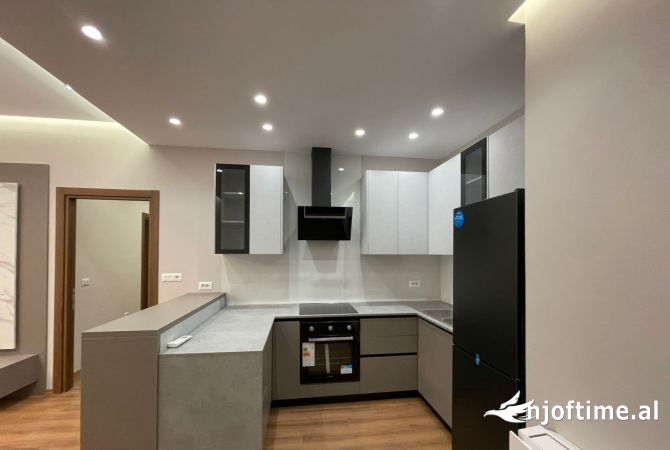 Shtepi me qera Apartament ne Tirane, 2+1, Mobilimi E mobiluar, Pagesa 830  Euro.