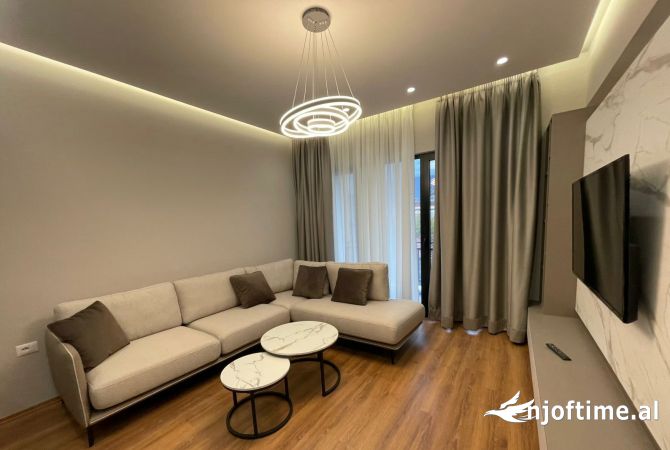 Shtepi me qera Apartament ne Tirane, 2+1, Mobilimi E mobiluar, Pagesa 830  Euro.