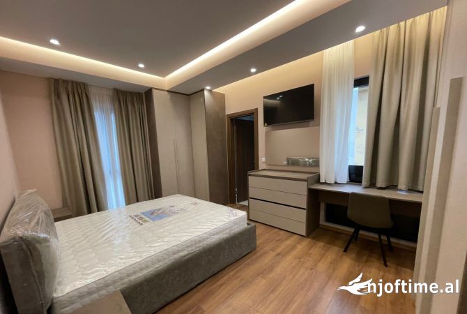 Shtepi me qera Apartament ne Tirane, 2+1, Mobilimi E mobiluar, Pagesa 830  Euro.