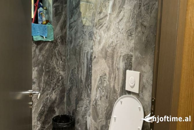 Apartament 2+1 per zyra ne shitje - Rr. Elbasanit (VR111)