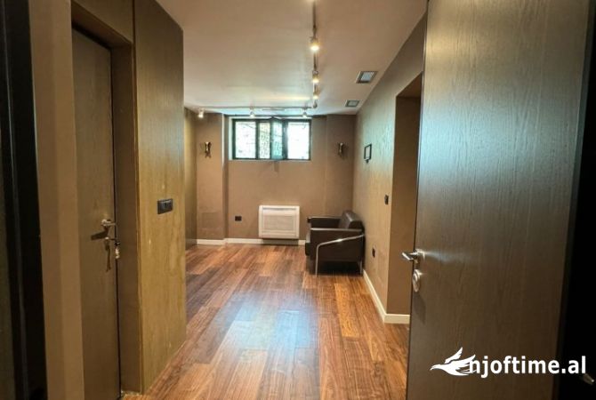 Apartament 2+1 per zyra ne shitje - Rr. Elbasanit (VR111)