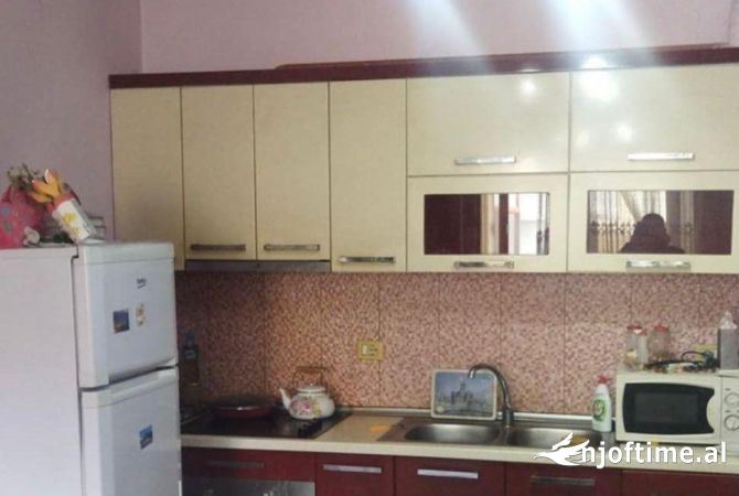 Shtepi me qera 2+1 ne Tirane - 350 Euro