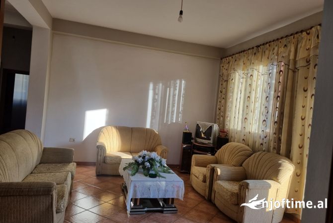Shtepi me qera 4+1 ne Tirane - 1,101 Euro