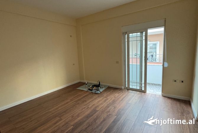 Shtepi me qera 2+1 ne Tirane - 500 Euro
