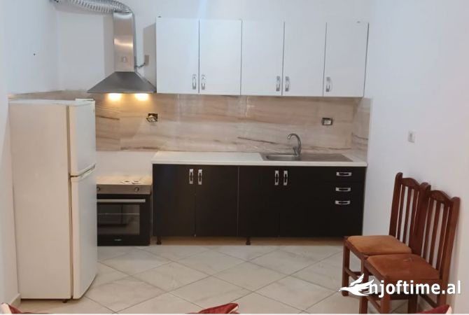 Shtepi me qera 1+1 ne Tirane - 450 Euro