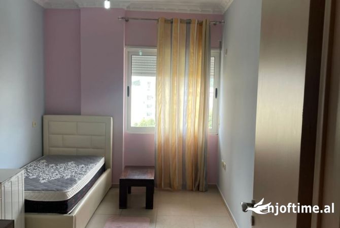 Shtepi me qera Apartament ne Tirane, 2+1, Mobilimi E mobiluar, Pagesa 350  Euro.