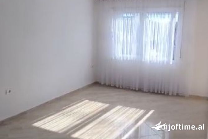 Shtepi ne shitje 1+1 ne Tirane - 78,000 Euro