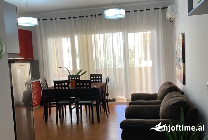 Shtepi me qera 2+1 ne Tirane - 600 Euro