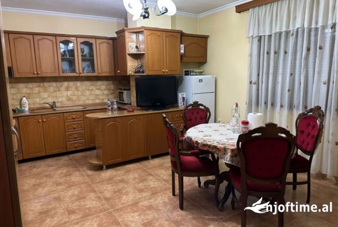Shtepi ne shitje 3+1 ne Tirane - 320,000 Euro