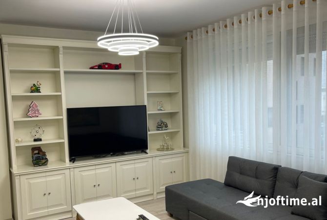 Shtepi me qera 1+1 ne Tirane - 900 Euro