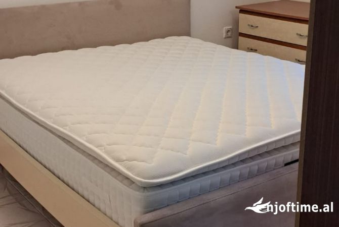 Shtepi me qera 2+1 ne Tirane - 398 Euro