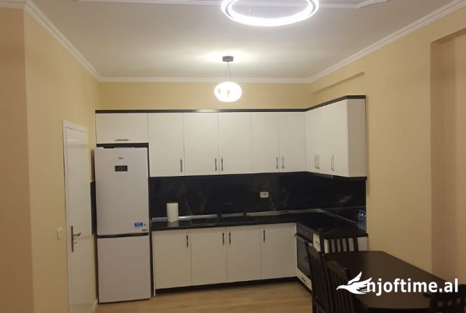 Shtepi me qera 1+1 ne Tirane - 650 Euro