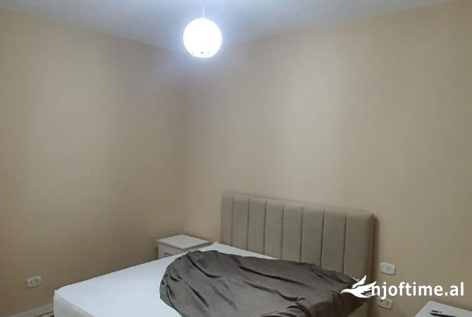 Shtepi me qera Apartament ne Tirane, 1+1, Mobilimi E mobiluar, Pagesa 650  Euro.