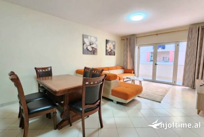 Shtepi me qera Apartament ne Tirane, 2+1, Mobilimi E mobiluar, Pagesa 500  Euro.