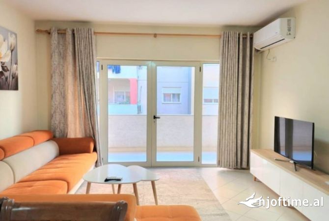 Shtepi me qera Apartament ne Tirane, 2+1, Mobilimi E mobiluar, Pagesa 500  Euro.