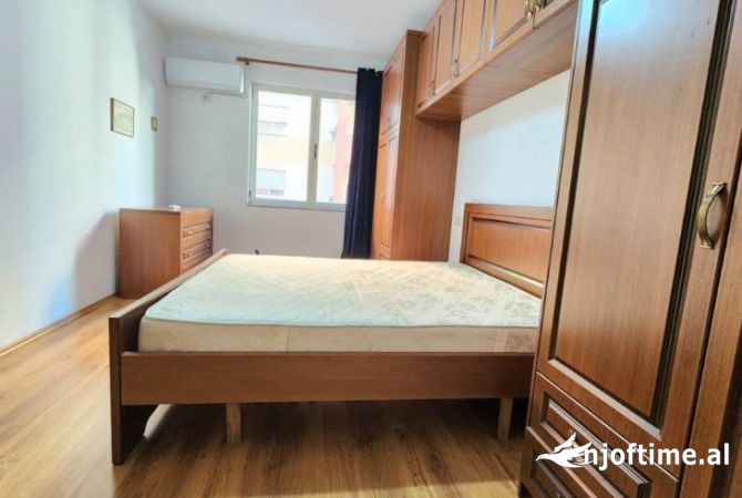 Shtepi me qera Apartament ne Tirane, 2+1, Mobilimi E mobiluar, Pagesa 500  Euro.