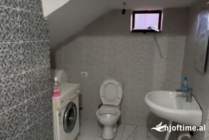 Shtepi me qera 1+1 ne Tirane - 228 Euro
