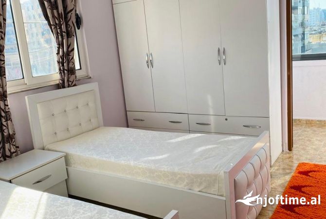Shtepi me qera Apartament ne Tirane, 2+1, Mobilimi E mobiluar, Pagesa 598  Euro.