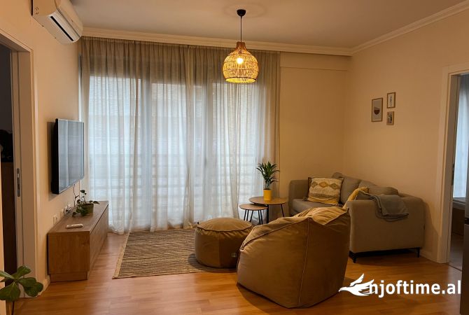 Shtepi me qera 2+1 ne Tirane - 800 Euro