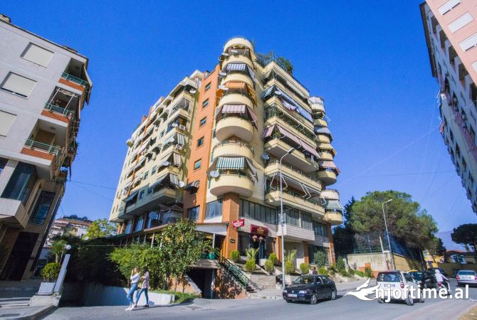 Ambient biznesi me qera 3+1 ne Tirane - 500 Euro