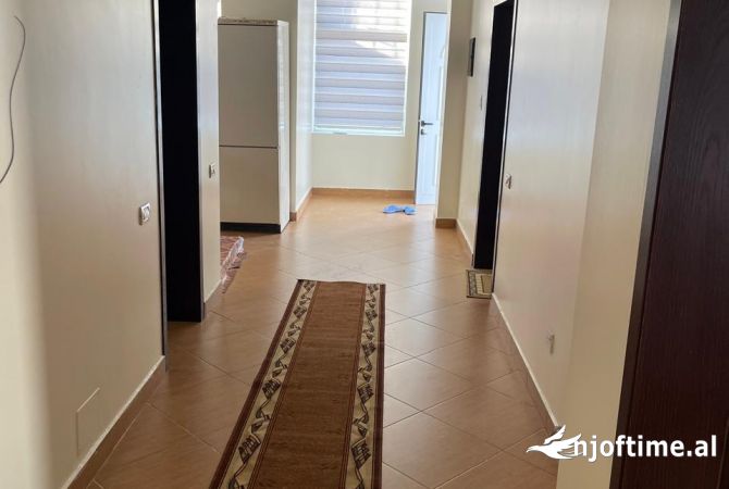 Shtepi me qera Apartament ne Tirane, 2+1, Mobilimi E mobiluar, Pagesa 500  Euro.