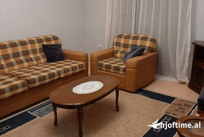 Ambient biznesi me qera 3+1 ne Tirane - 700 Euro