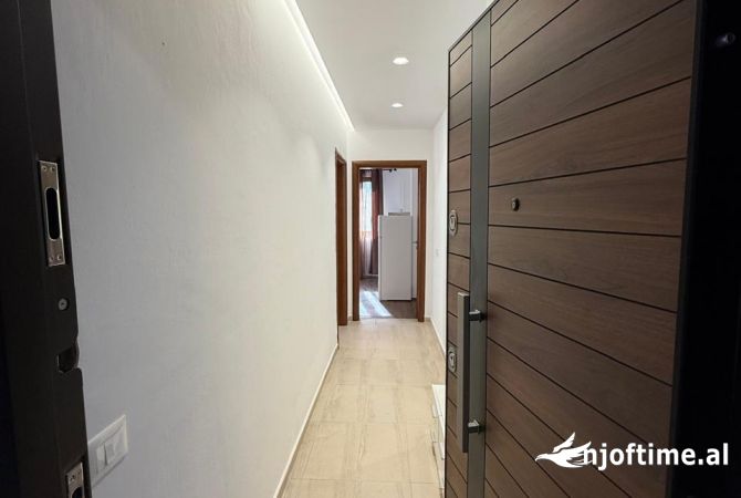 Shtepi me qera Apartament ne Tirane, 1+1, Mobilimi E mobiluar, Pagesa 500  Euro.