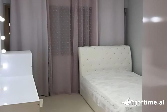 Shtepi me qera 2+1 ne Tirane - 700 Euro
