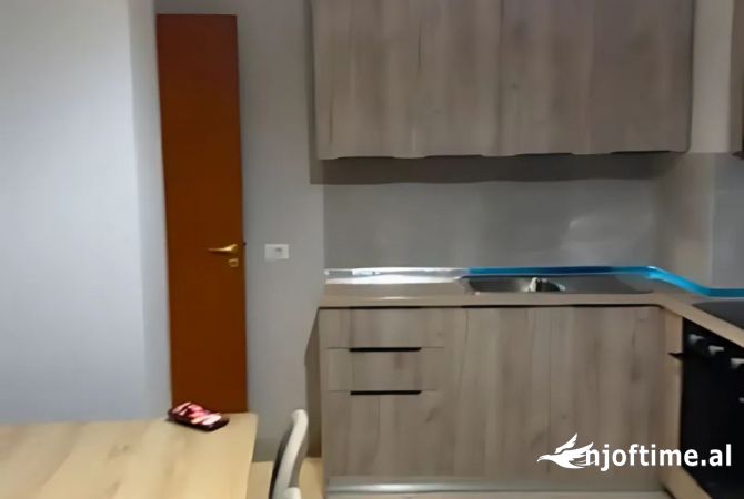 Shtepi me qera 2+1 ne Tirane - 700 Euro